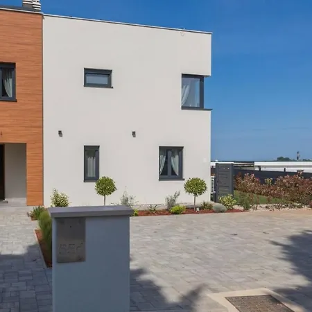 Noamio With Heated Swimming Pool & Sauna Daire *