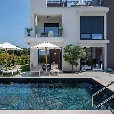 Noamio With Heated Swimming Pool & Sauna Daire