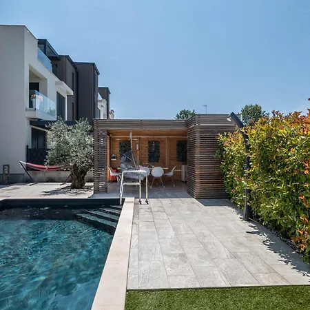 Daire Noamio With Heated Swimming Pool & Sauna