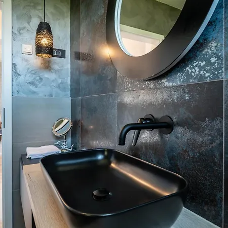 Noamio With Heated Swimming Pool & Sauna Appartamento