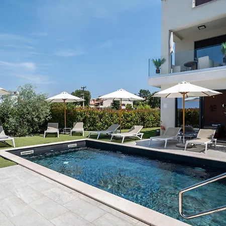 Noamio With Heated Swimming Pool & Sauna Daire Radmani